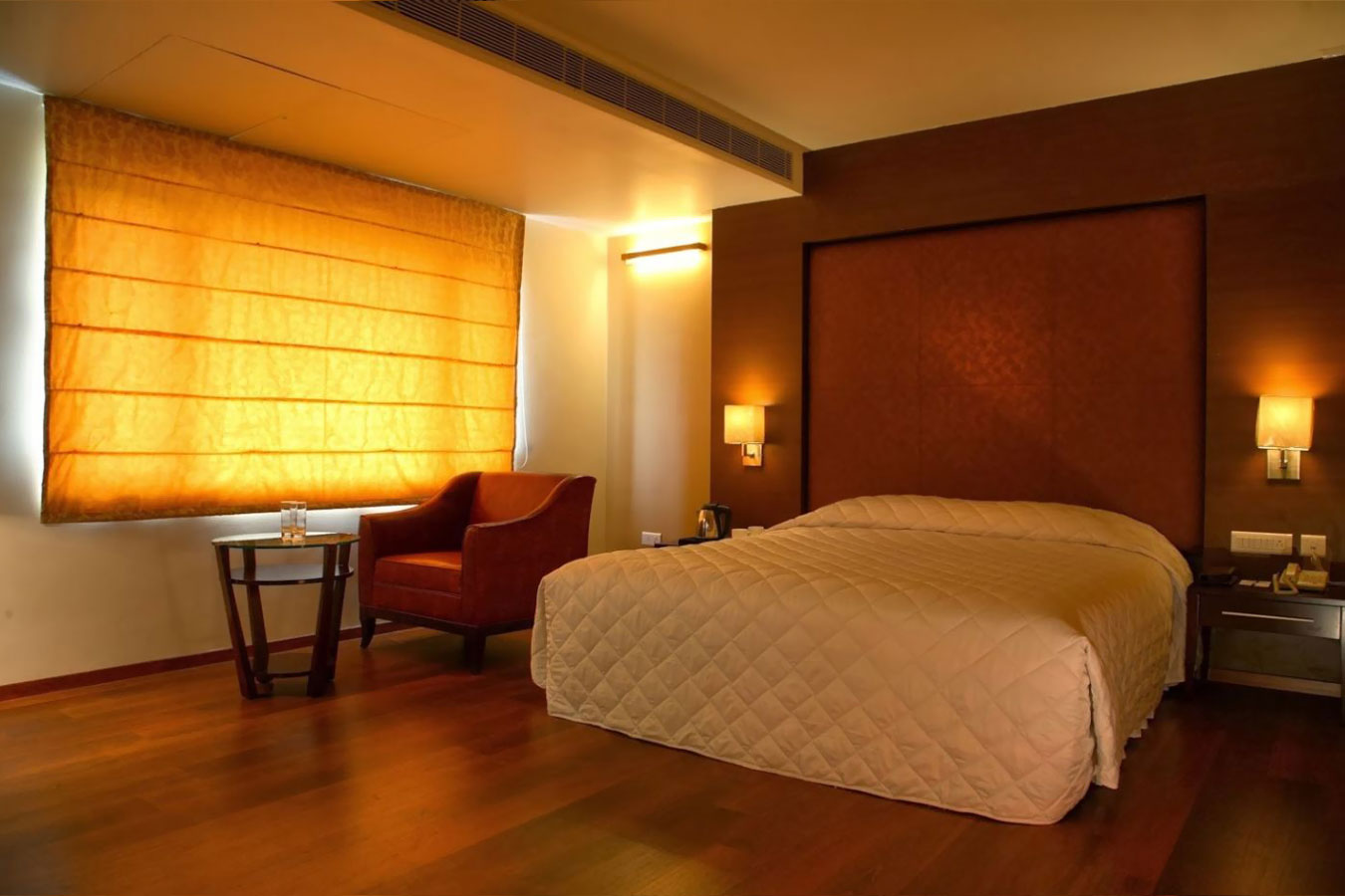 HOTEL BROWNSTAR
