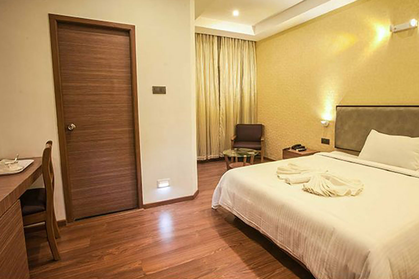 HOTEL BROWNSTAR