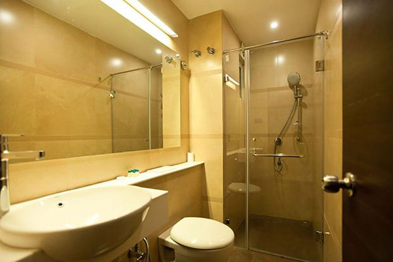 HOTEL BROWNSTAR